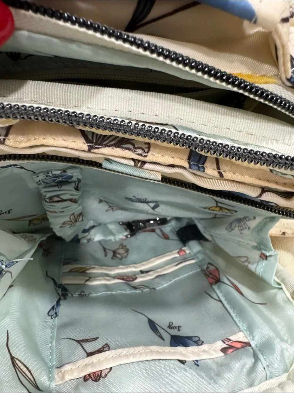 LUG Floral Hummingbird Quilted Crossbody Bag in Cream—EUC